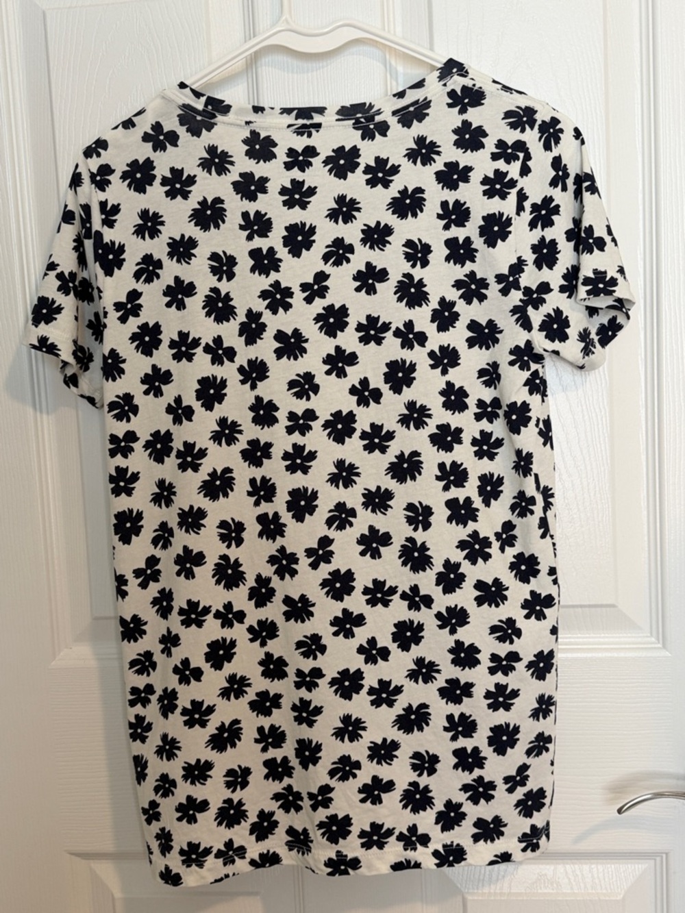 J. CREW COLLECTOR  cream Tee with blue Floral Pattern - Short Sleeve 100% cotton - Picture 7 of 7